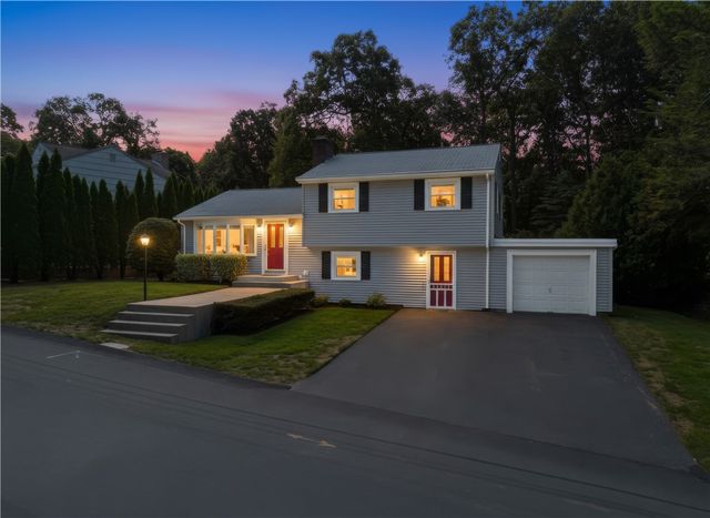 33 Shirley Drive, Cumberland, RI 02864
