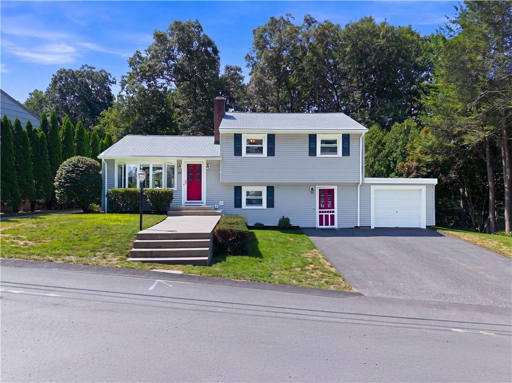 33 Shirley Drive, Cumberland, RI 02864