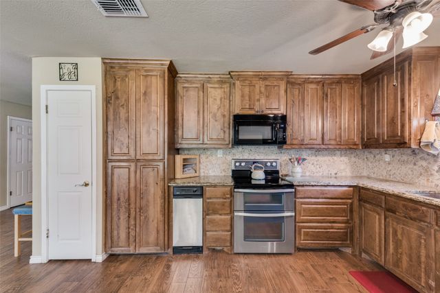 215 Surveyors Road, Krugerville, TX 76227