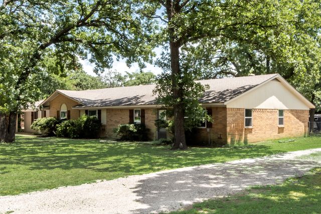 215 Surveyors Road, Krugerville, TX 76227