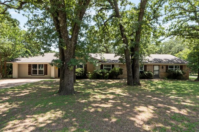 215 Surveyors Road, Krugerville, TX 76227
