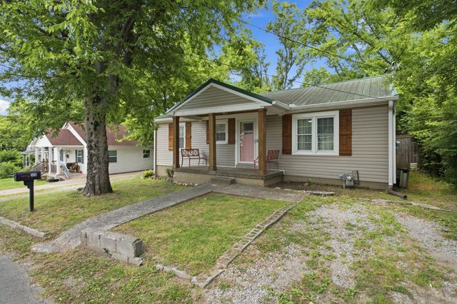 328 N Blakemore Ave, Gallatin, TN 37066