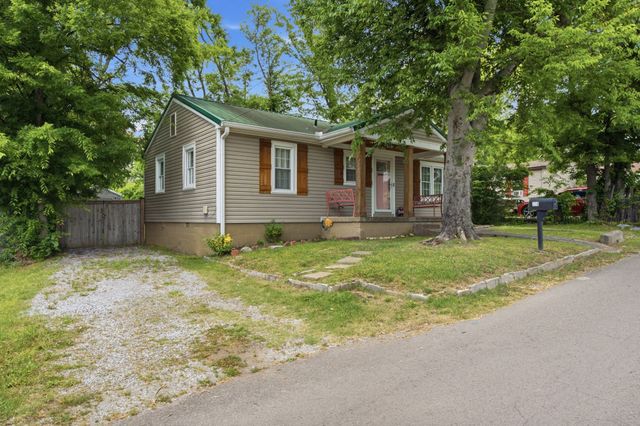 328 N Blakemore Ave, Gallatin, TN 37066