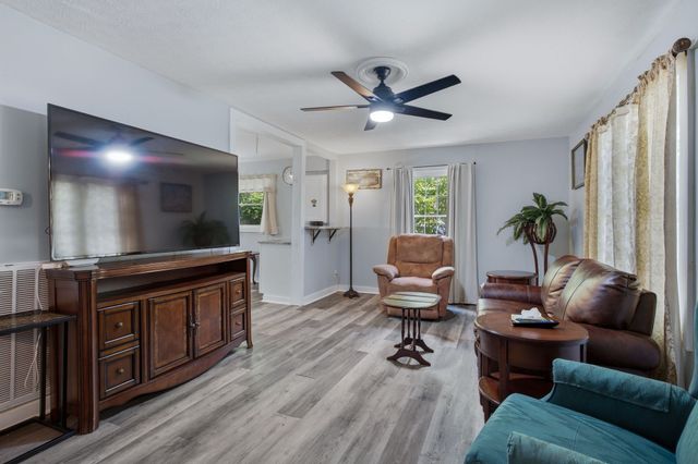 328 N Blakemore Ave, Gallatin, TN 37066