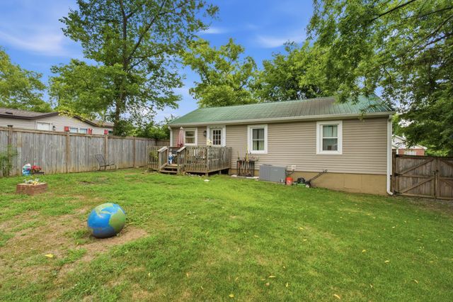 328 N Blakemore Ave, Gallatin, TN 37066