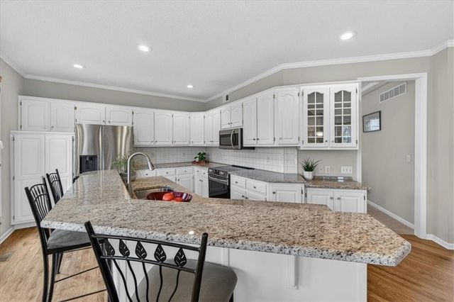 14301 Barton Street, Overland Park, KS 66221