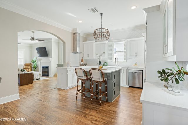 205 W Vallauris Drive, Lafayette, LA 70507