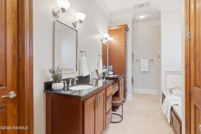 205 W Vallauris Drive, Lafayette, LA 70507