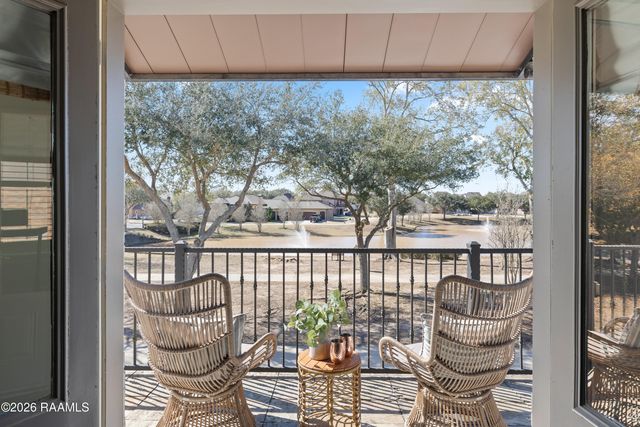 205 W Vallauris Drive, Lafayette, LA 70507