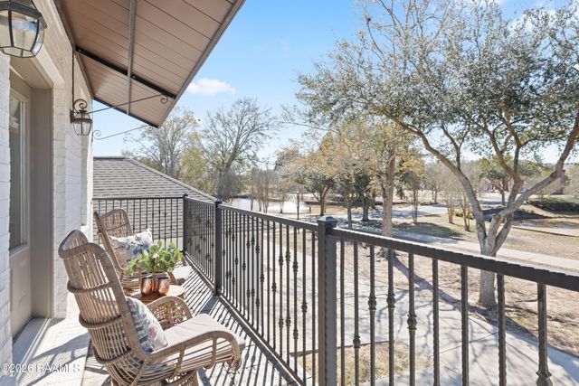 205 W Vallauris Drive, Lafayette, LA 70507