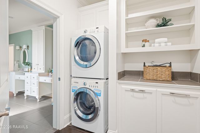 205 W Vallauris Drive, Lafayette, LA 70507