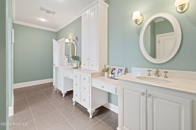 205 W Vallauris Drive, Lafayette, LA 70507