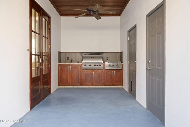 205 W Vallauris Drive, Lafayette, LA 70507