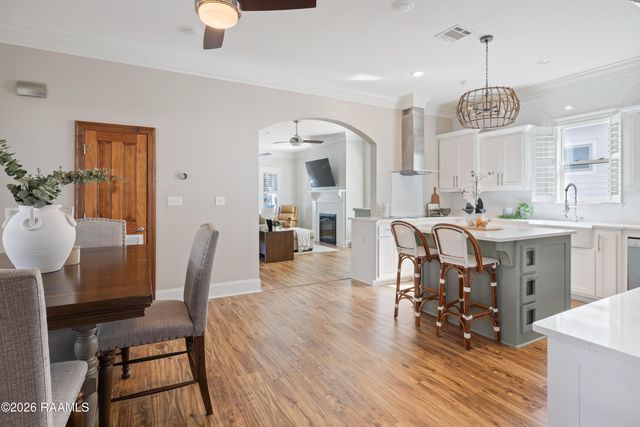 205 W Vallauris Drive, Lafayette, LA 70507