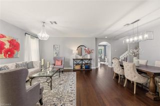 2004 Par DR, Naples, FL 34120