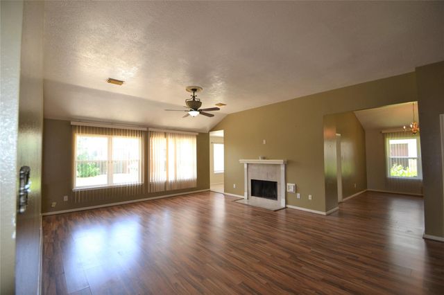2818 Russett Place, Pearland, TX 77584