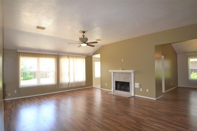 2818 Russett Place, Pearland, TX 77584