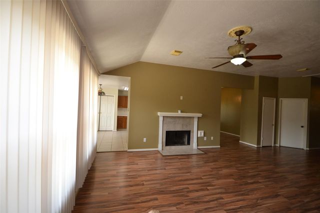 2818 Russett Place, Pearland, TX 77584