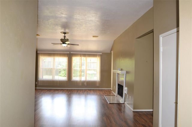 2818 Russett Place, Pearland, TX 77584