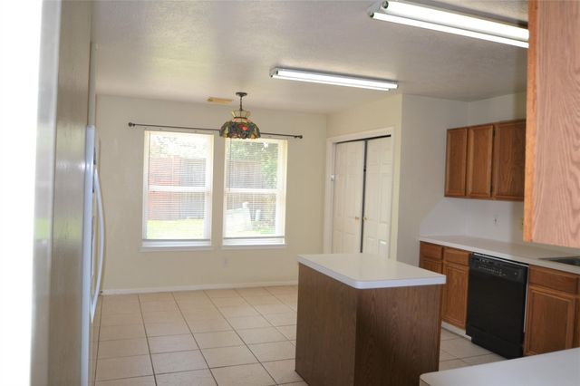 2818 Russett Place, Pearland, TX 77584