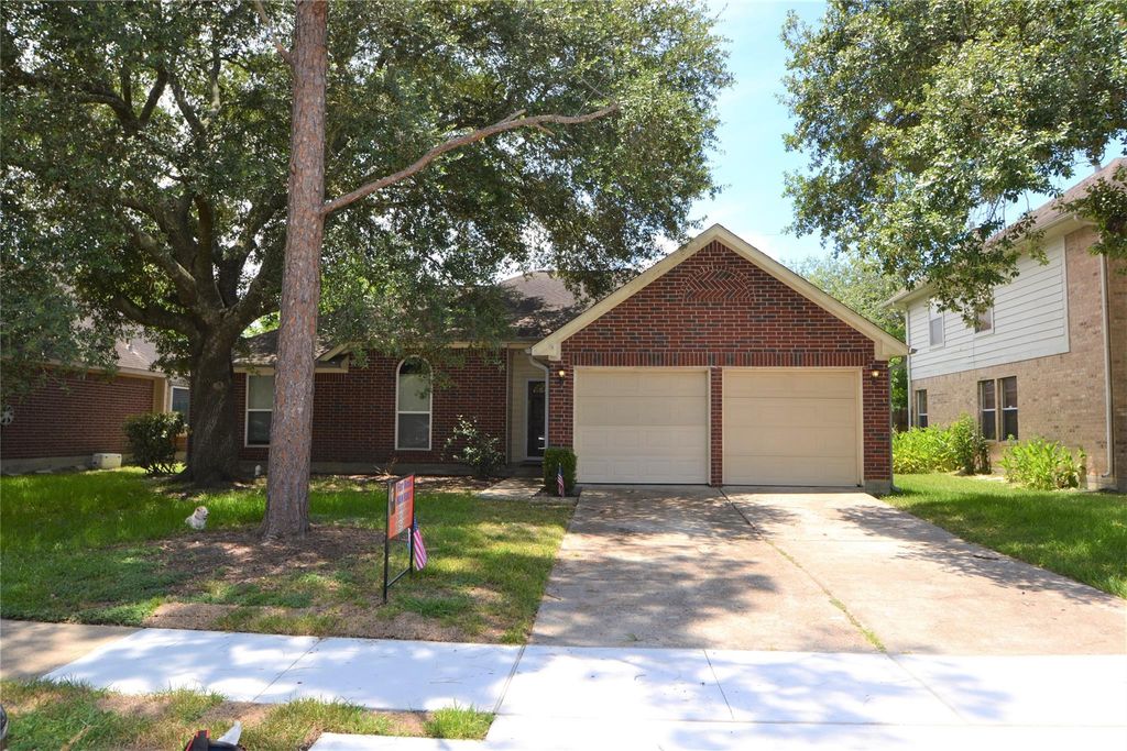 2818 Russett Place, Pearland, TX 77584