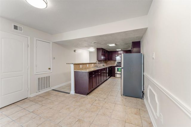 12633 Memorial Drive 50, Houston, TX 77024