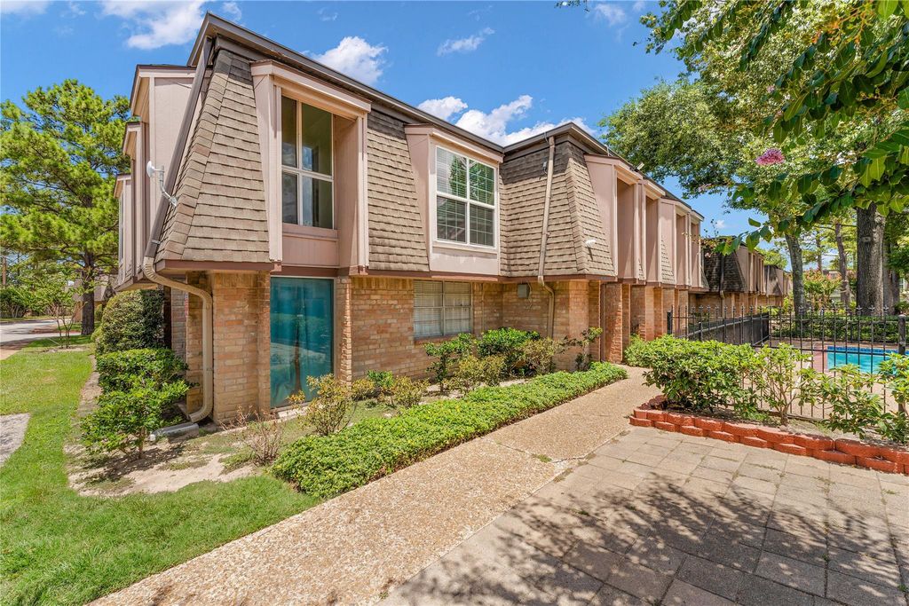 12633 Memorial Drive 50, Houston, TX 77024