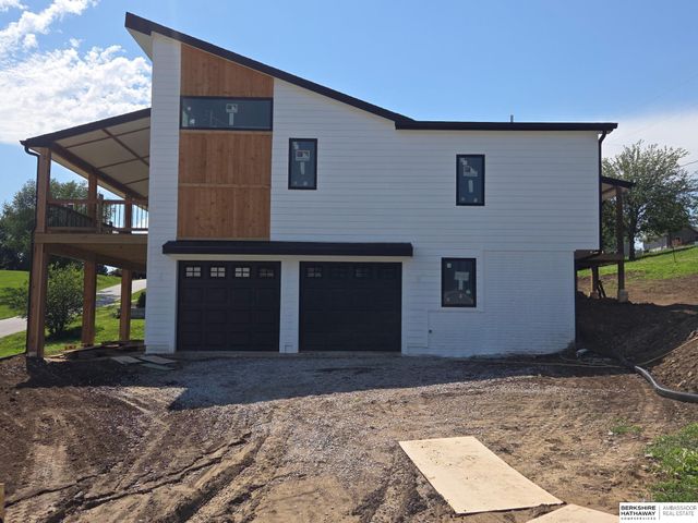 2390 Cambridge Drive, Plattsmouth, NE 68048