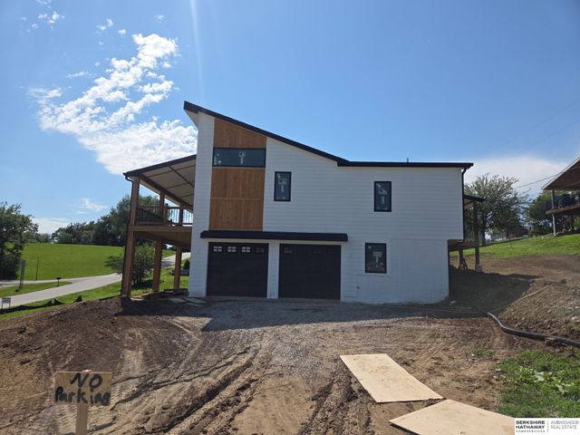 2390 Cambridge Drive, Plattsmouth, NE 68048