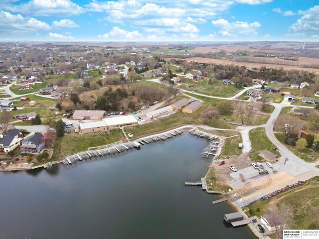2390 Cambridge Drive, Plattsmouth, NE 68048