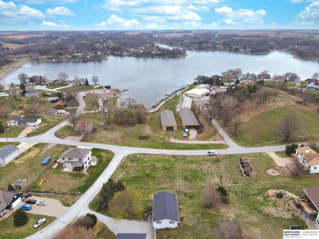 2390 Cambridge Drive, Plattsmouth, NE 68048