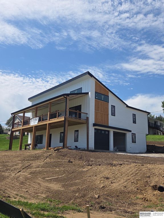 2390 Cambridge Drive, Plattsmouth, NE 68048