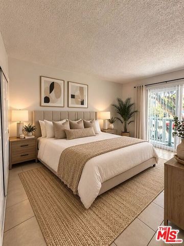 16141 Vanowen Street 3, Los Angeles, CA 91406