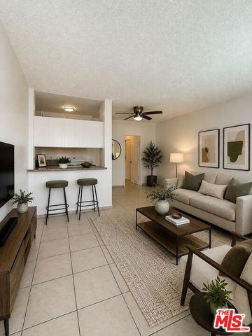 16141 Vanowen Street 3, Los Angeles, CA 91406