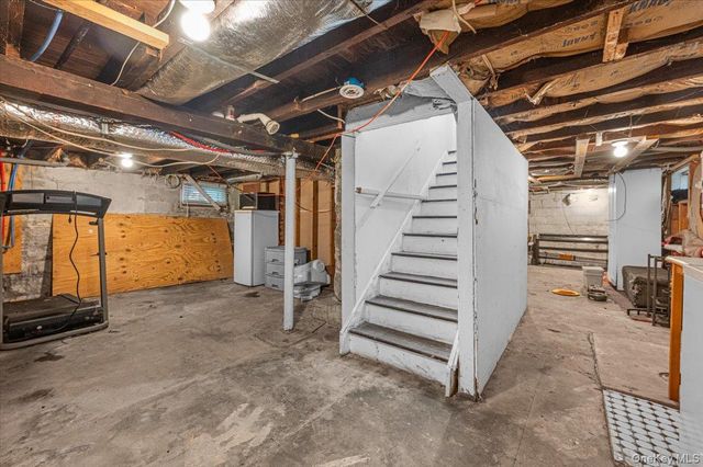 571 Park Avenue, West Hempstead, NY 11552