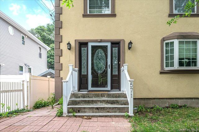 571 Park Avenue, West Hempstead, NY 11552