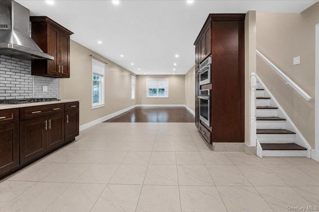 571 Park Avenue, West Hempstead, NY 11552