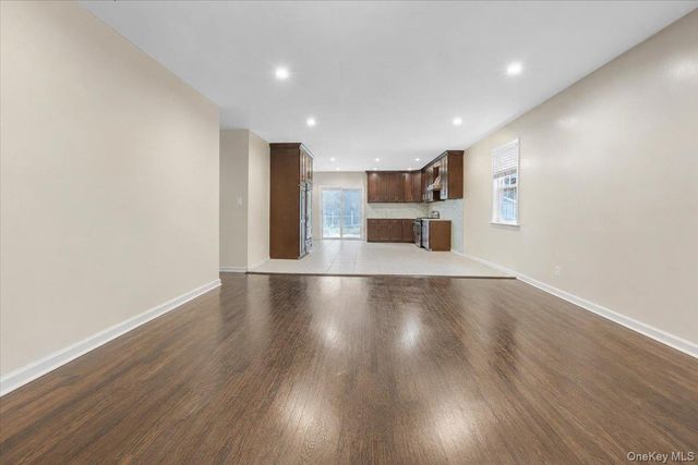 571 Park Avenue, West Hempstead, NY 11552