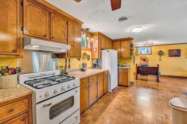 517 Elmer LN, Rocky Mount, VA 24151