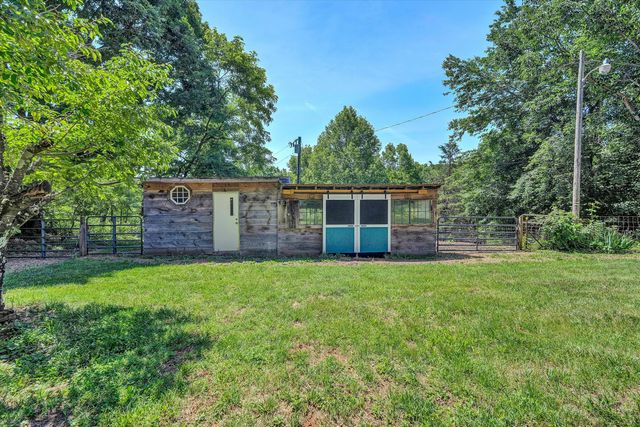 517 Elmer LN, Rocky Mount, VA 24151