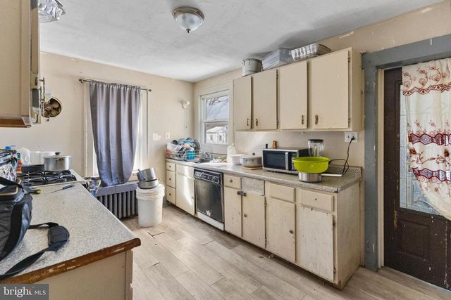 242 N BROAD ST, Carneys Point, NJ 08069