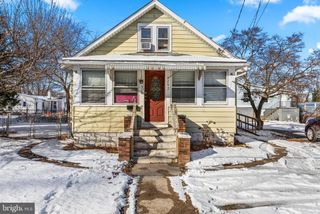 242 N BROAD ST, Carneys Point, NJ 08069