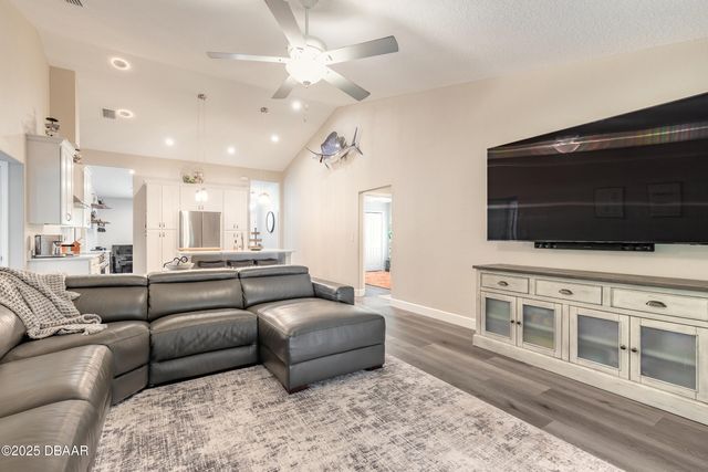 4050 Golden Shores Boulevard, Mims, FL 32754