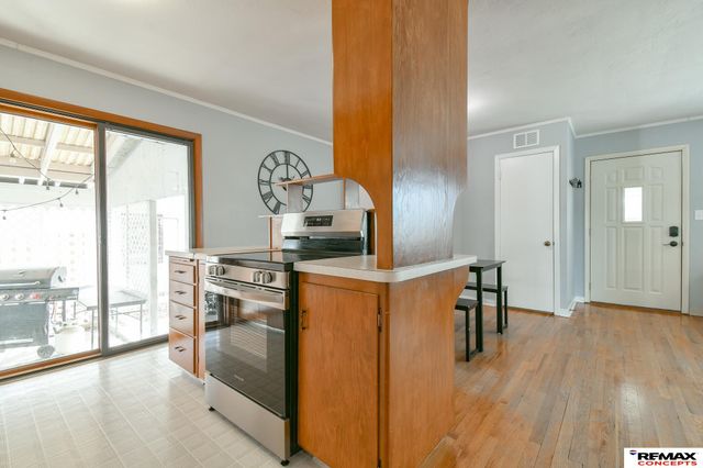 6730 Y Street, Lincoln, NE 68505