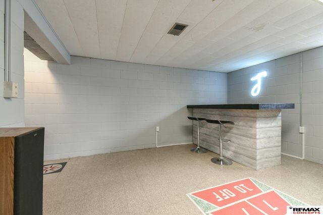 6730 Y Street, Lincoln, NE 68505