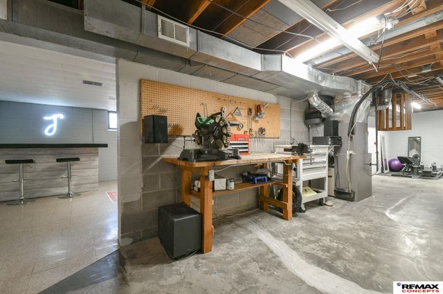 6730 Y Street, Lincoln, NE 68505