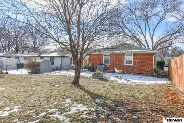6730 Y Street, Lincoln, NE 68505