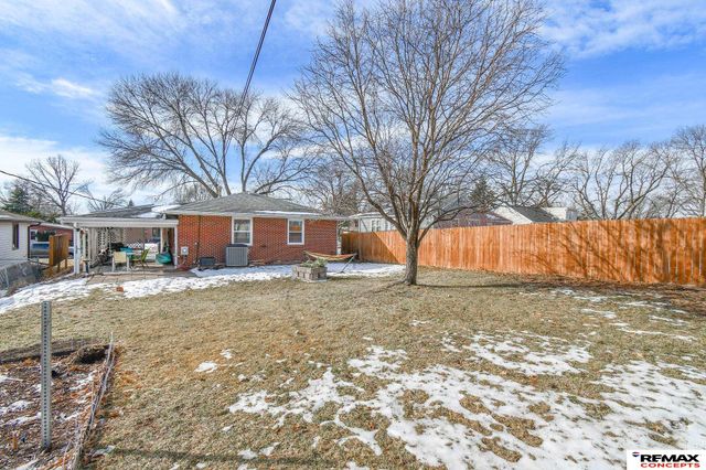 6730 Y Street, Lincoln, NE 68505