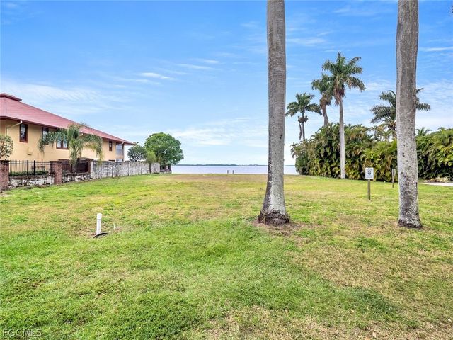 3508 Stuart CT, Fort Myers, FL 33901