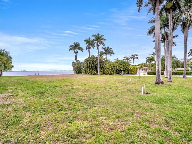 3508 Stuart CT, Fort Myers, FL 33901